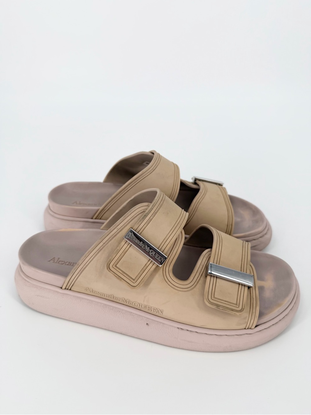 ALEXANDER MCQUEEN Womens Rubber Tea Rose / Silver Buckle Slides Sandals